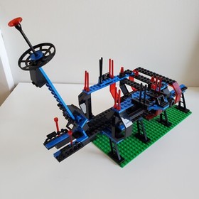 LEGO Space Police Lock-up Isolation Base 6955 w/Box 3 Mini-Figures INCOMPLETE