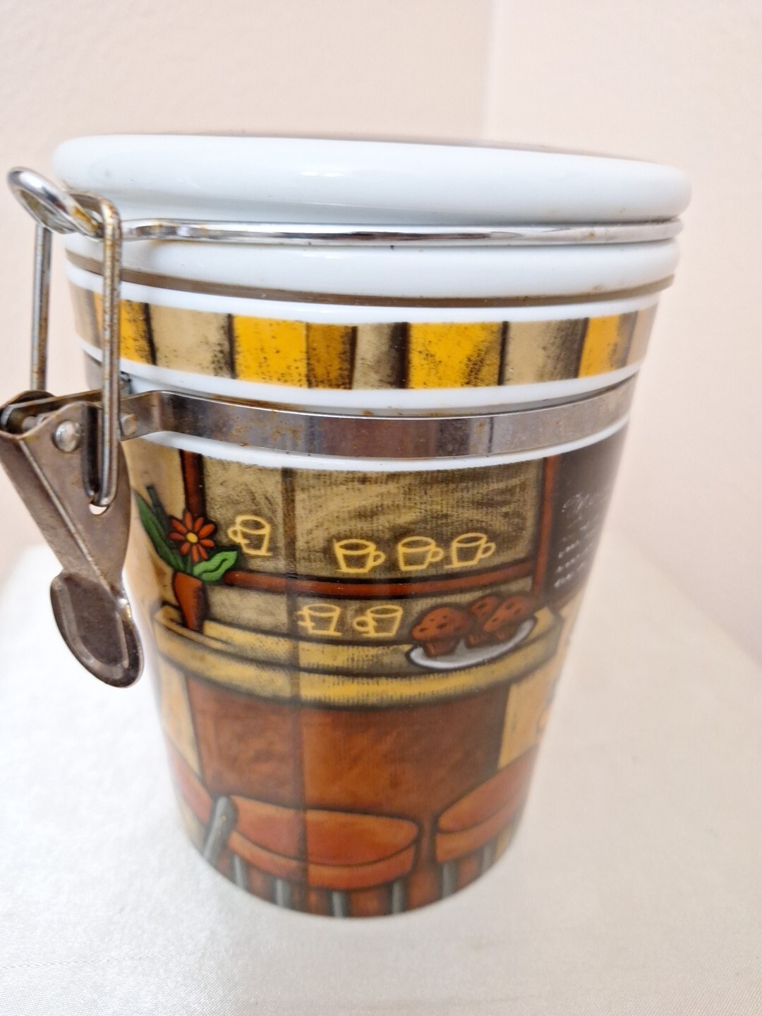 Airtight Canister Cafe, Illustration y Sylvie Bourbonniere, Joie de Vivre