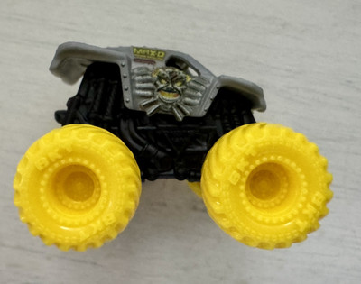 Monster Jam Mini Max D Yellow Wheels Black Chassis 1:87 Truck Spinmaster S17
