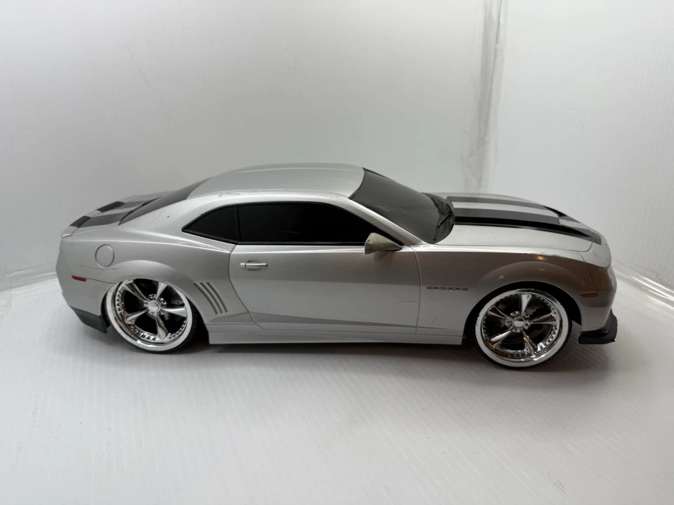 XQ 2011 SILVER NO Remote Control CHEVROLET CAMARO w/LED Lighting - Image 3 of 4