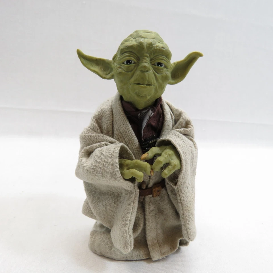Star Wars Medicom VCD Vinyl Collectible Yoda RAH Six Scale Action Figure w/BOX - Image 2 of 4