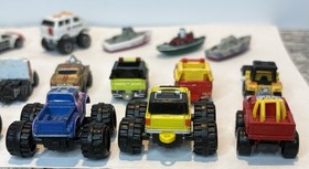 Micro Machines Cars Trucks Boats Bulldozers Vintage Galoob Lot Of 21 Vehicles