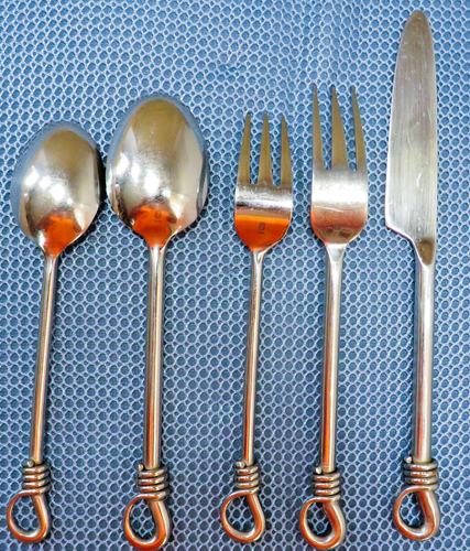 Gourmet Settings Twist 18/10 Stainless Flatware 5 Pc Place Setting set - Picture 3 of 5