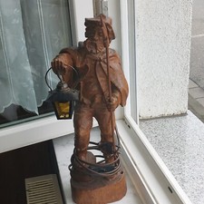 ręcznie rzeźbiona drewniana figurka Nocny Strażnik z elektryką. Latarnia Hellebarde używana