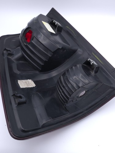 Luz trasera lateral derecha para pasajero Dodge Ram 2500/3500 OEM 55277414AC - Imagen 3 de 13