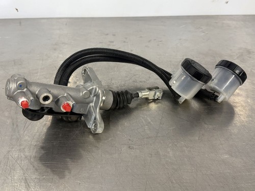 EB1457 2022 22 CAN-AM MAVERICK X3 XMR RR BRAKE MASTER CYLINDER ASSEMBLY
