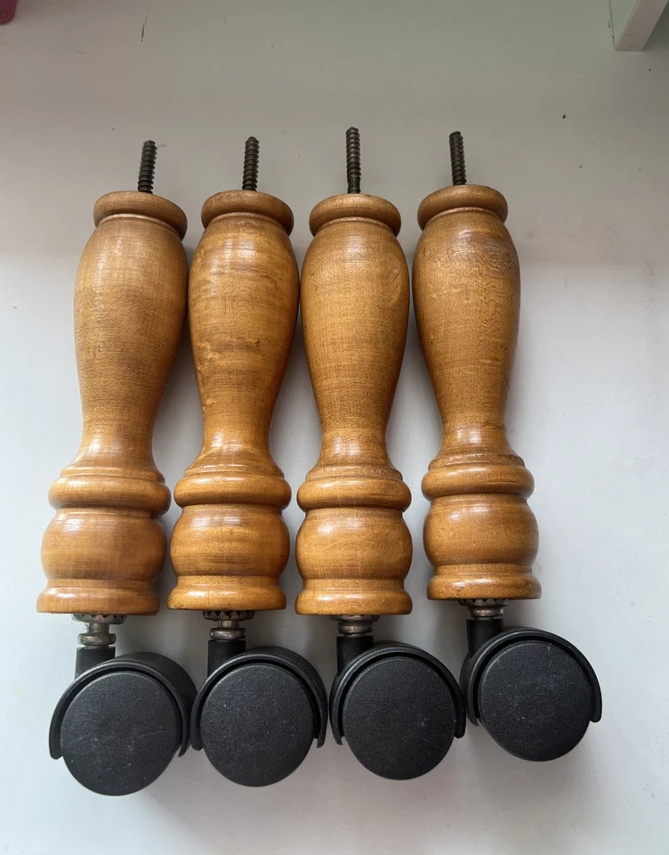 "Juego vintage de 4 patas de muebles de madera de 11"" con ruedas/ruedas de plástico" Foto 2 de 4