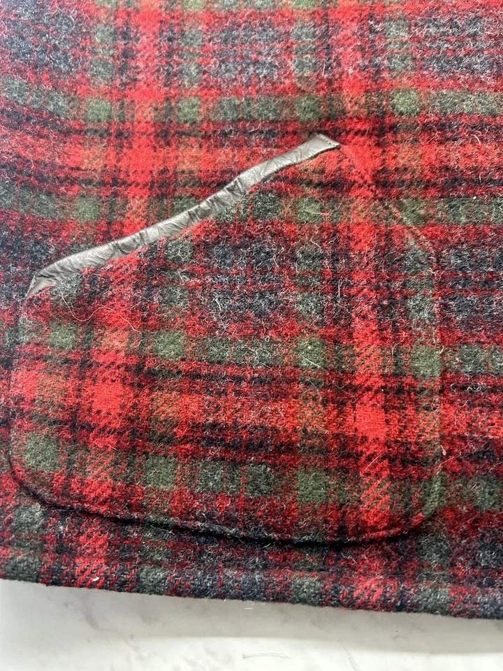 Vintage G.H. Bass & Company Women’s 85% Wool Vest Full Zip Lined Medium Preowned - Image 4 of 4