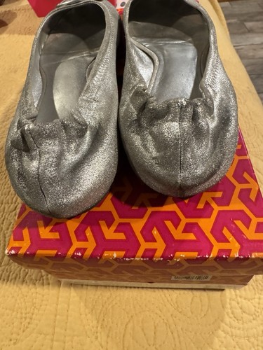 Tory Burch Reva Ballet Flats Bright Silver Suede Leather Slip On Size 8.5 - Picture 7 of 11