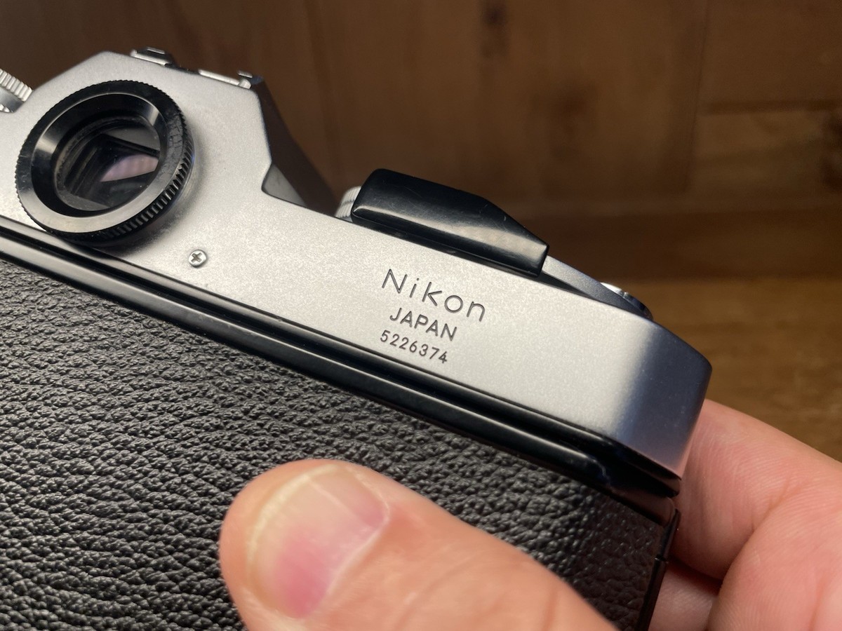 フィルムカメラ Nikon Nikomat EL + Auto Nikkor 28mm F3.5 Near Mint* Nikon Nikomat EL Film Camera Nikkor H Auto 28mm F