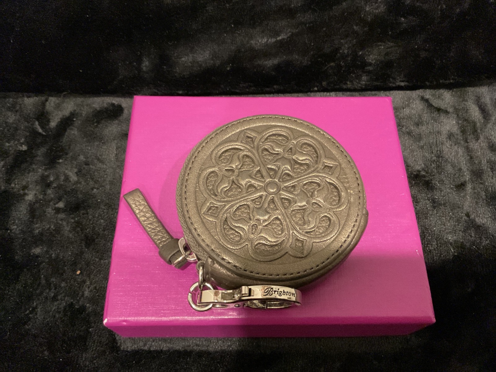 Brighton FERRARA Zip Laser Cut Leather Coin Purse Case Off White EUC thumbnail 3