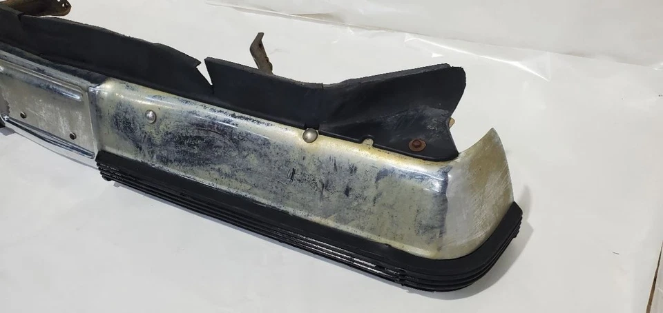 前保险杠缺少铬条原始设备制造商 1983 年雪佛兰 Suburban 1500 2500 — 第 2/4 张图片