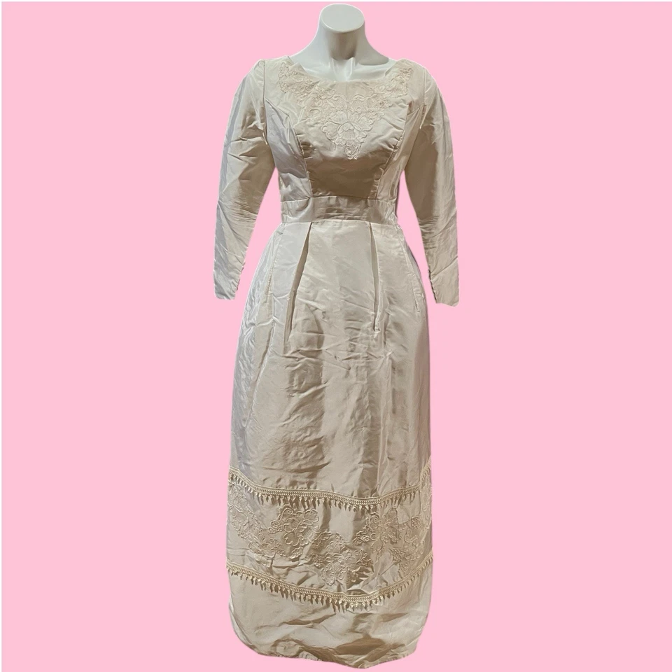 Vestido de novia clásico satinado crema vintage 1940-1950 tren desmontable con lazo de encaje Foto 4 de 4