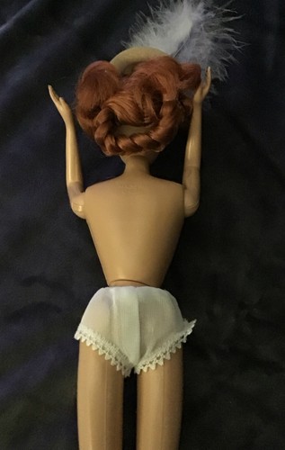 Victorian Romance A Walk By The Sea Vintage Doll - Picture 6 of 19