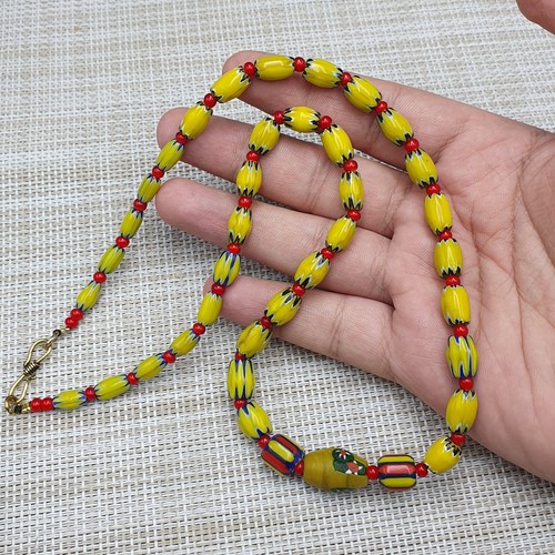 Beautiful Vintage Venetian Style Chevron and WhiteHeart Glass Beaded Necklace - Picture 3 of 21