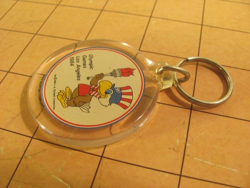 Vintage 1984 Los Angeles Games of the Olympiad Round Keychain - Picture 3 of 6