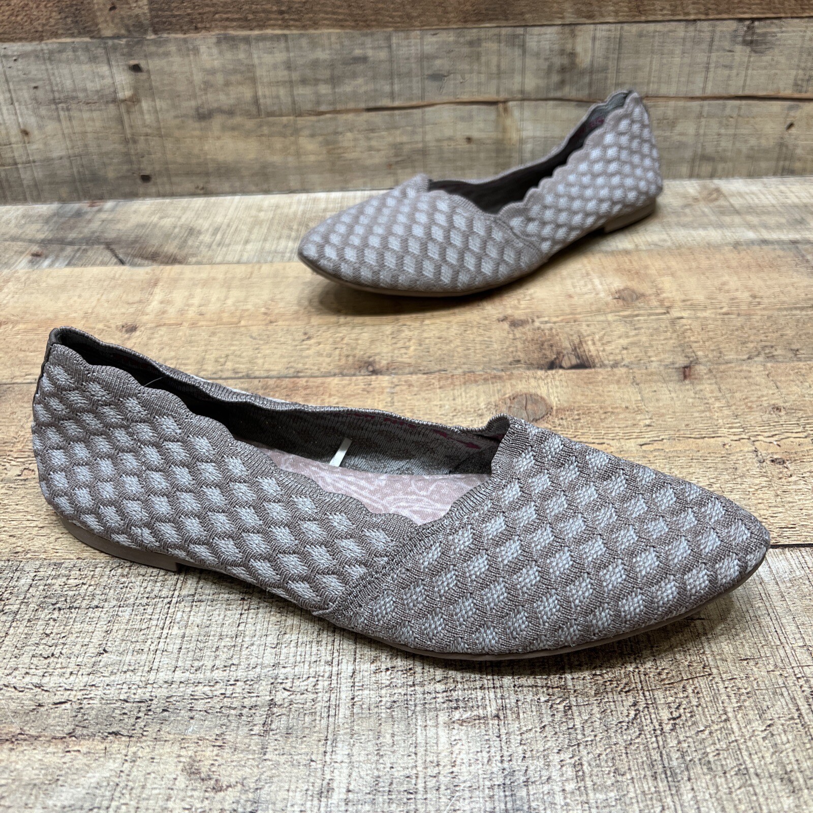 Skechers Air Cooled Memory Foam Womens Pointed Toe Knit Flats Slip