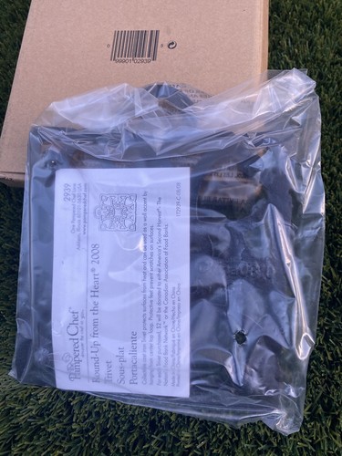 The Pampered Chef Trivet #2939 Round Up From The Heart 2008 Cast Iron Copper NIB - Picture 4 of 4