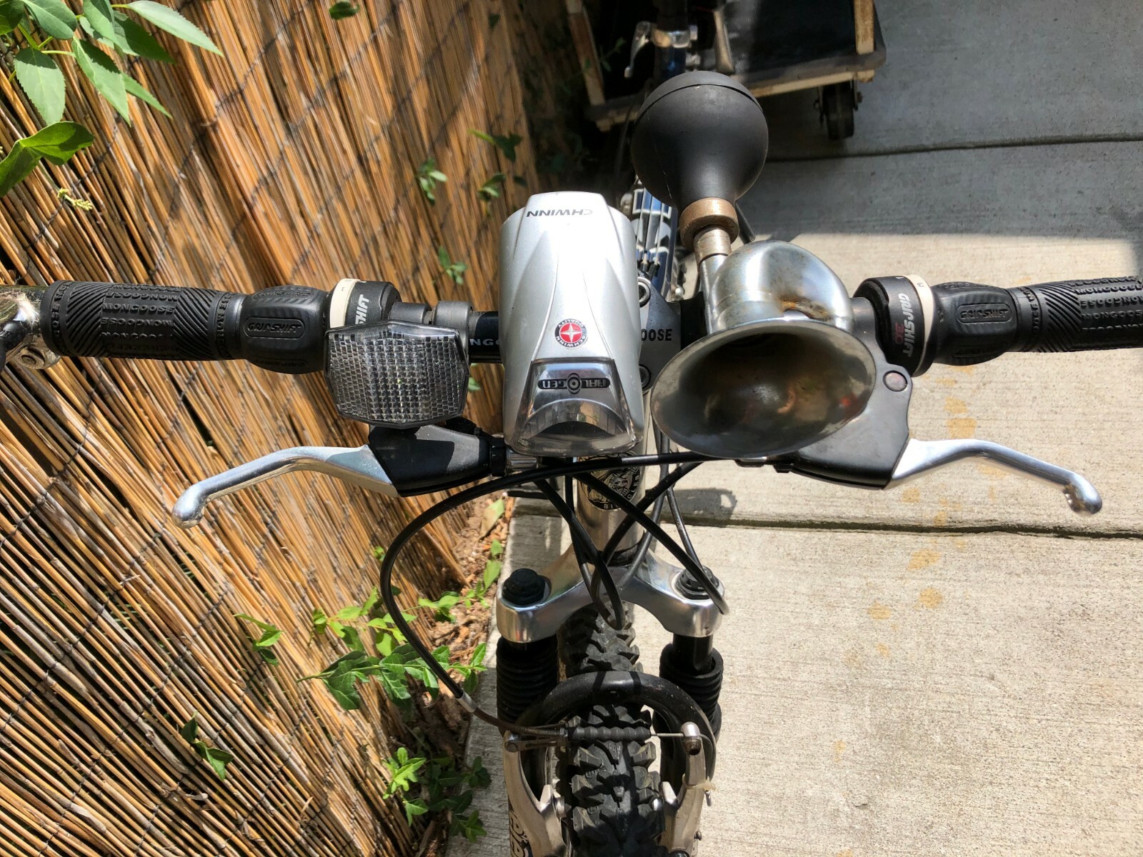 mongoose efx aluminum mountain bike