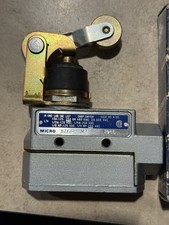 1 x NEW MICROSWITCH BZE6-2RN2 LIMIT SWITCH, for HONEYWELL BZE6 Series Switch NOS