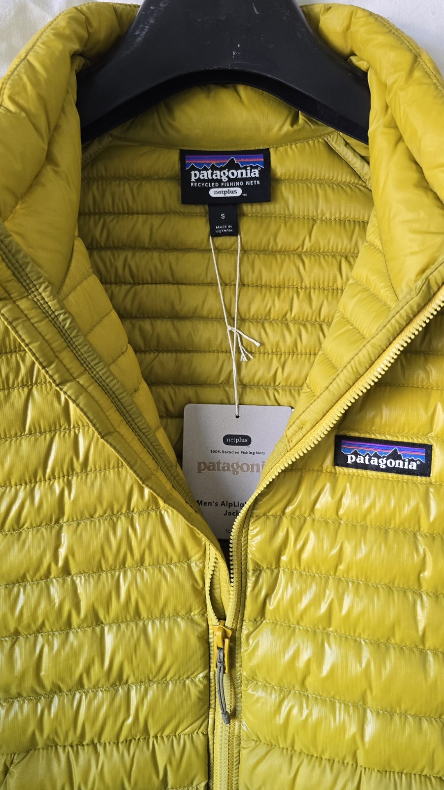 Patagonia Alplight Down Jacket (Textile Green), Size Small, RRP-£280, BNWT image 2