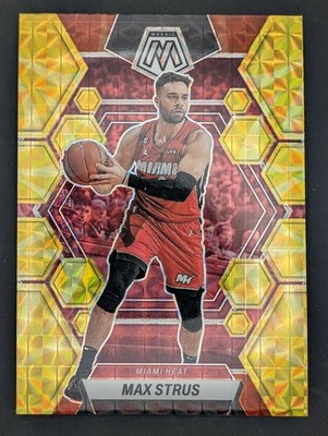 2022-23 Panini Mosaic - Max Strus #99 Reactive Yellow Mosaic Prizm (RC)