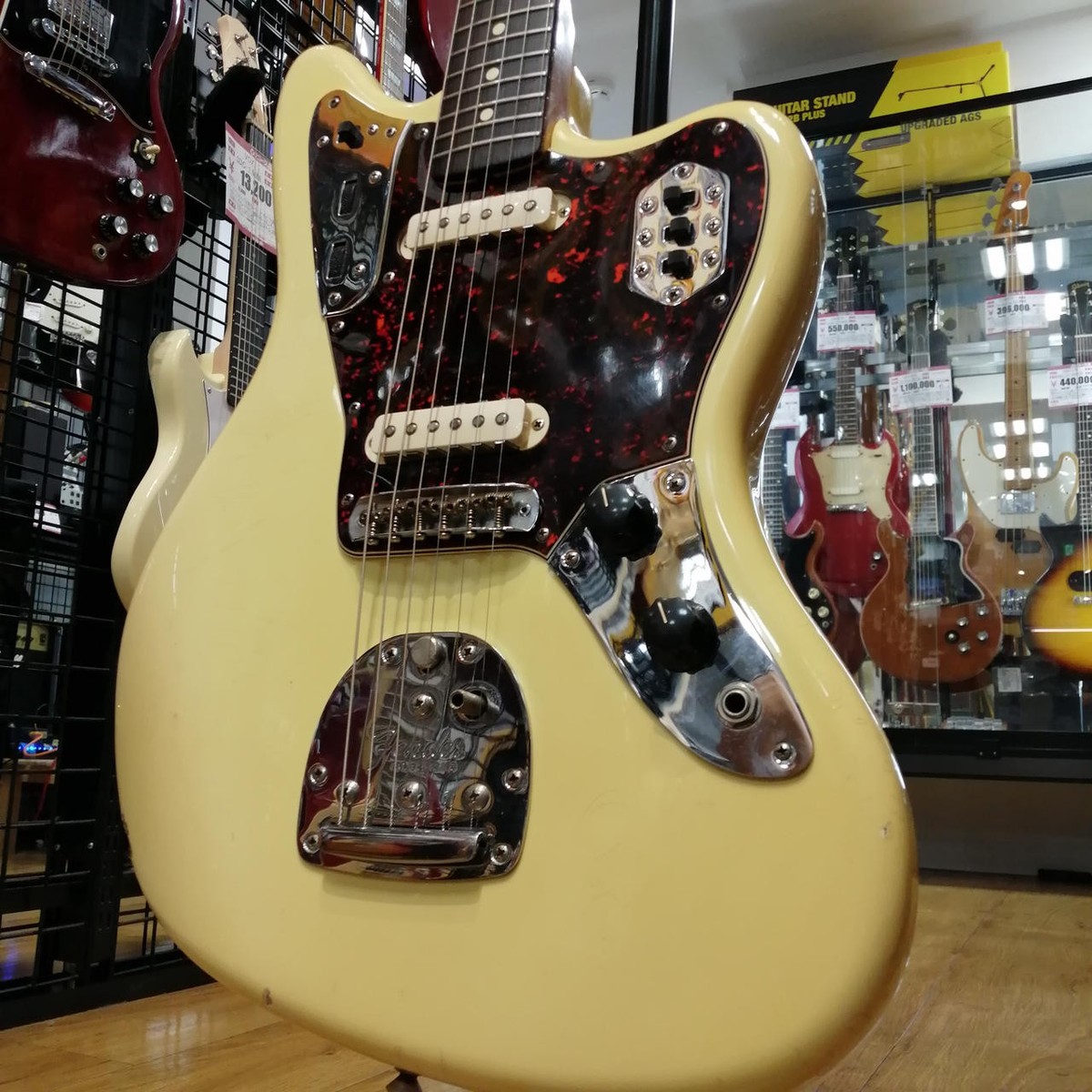ギター Fender USA American Vintage 62 Jaguar Fender American Vintage '62 Jaguar - 3-Color Sunburst