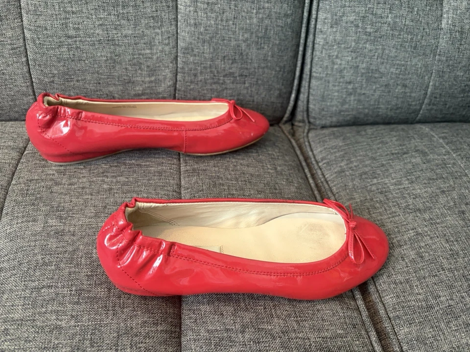 Zapatos planos de ballet para mujer LK Bennett London Foto 2 de 4