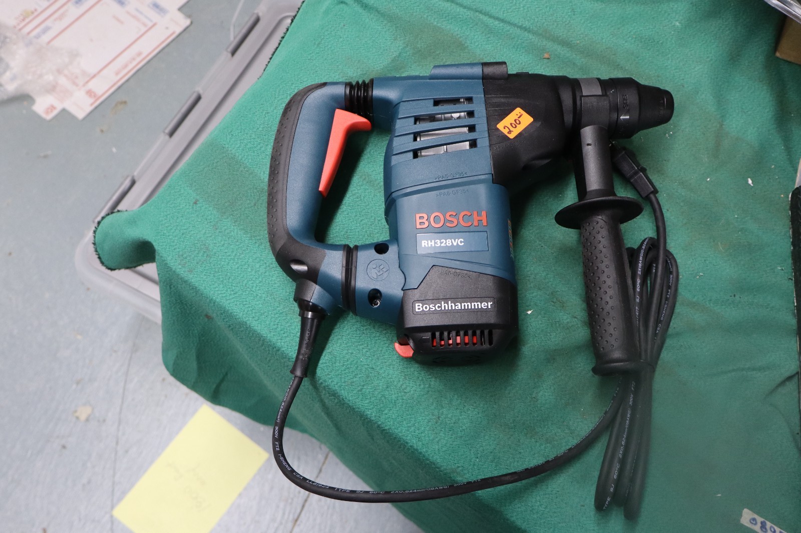 Bosch RH328VC 1-1/8-Inch 8 Amp Corded Variable Speed Rotary Hammer Drill