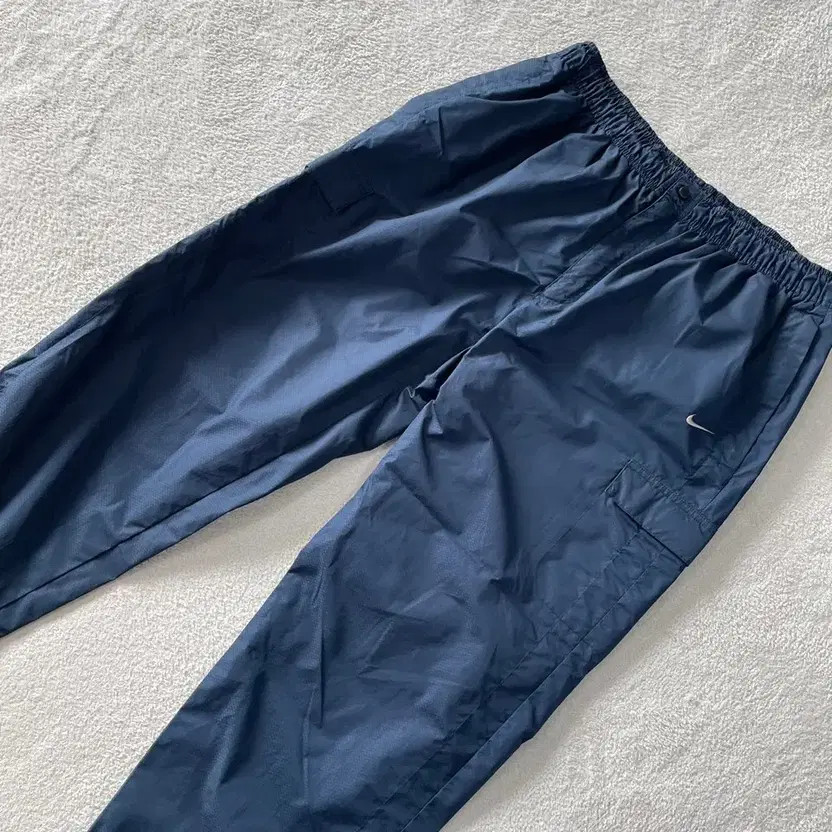 Nike XL Woven Navy Cargo Pants thumbnail 4