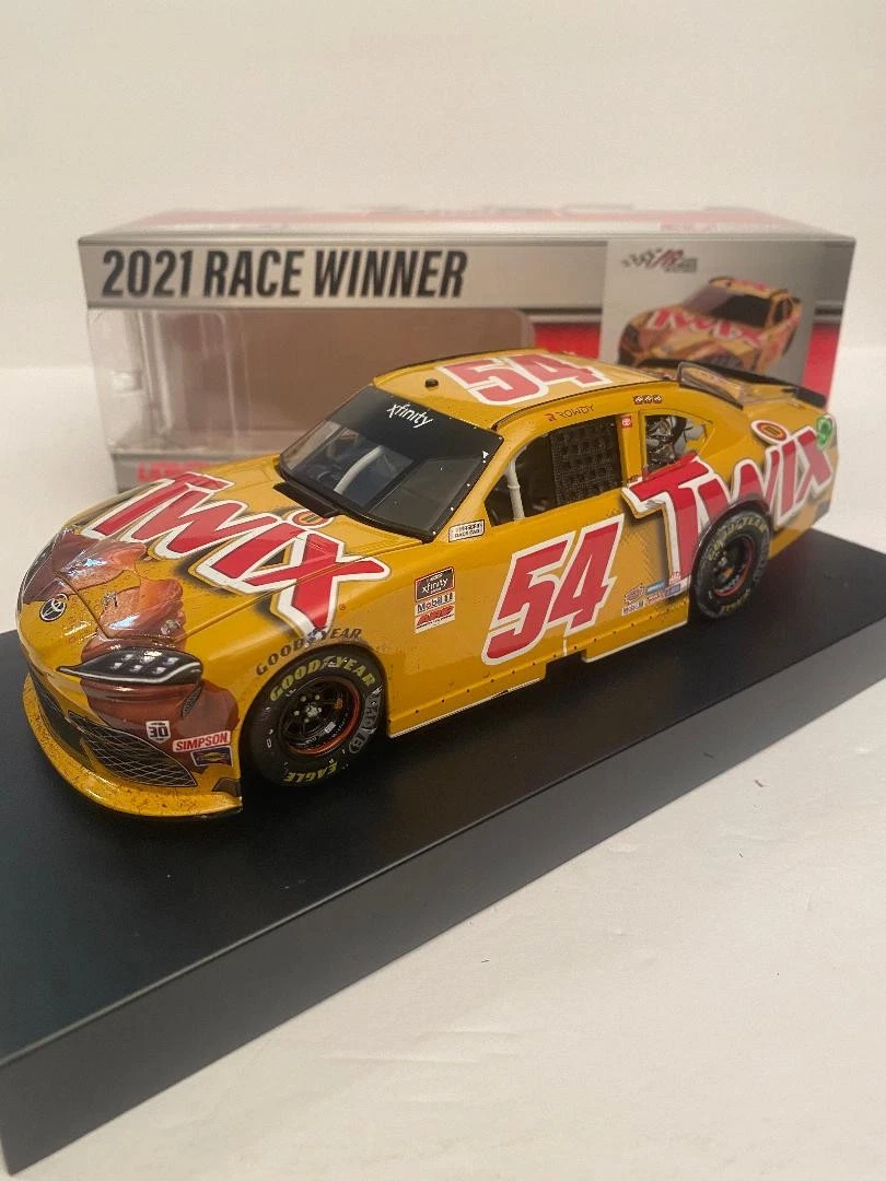 Toyota Diecast NASCAR Racecars 1:24 Kyle Busch Diecast Racing Cars