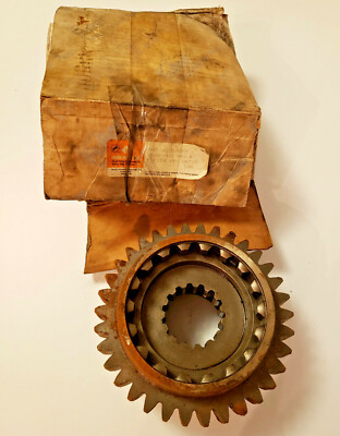 NOS OEM International Gear Auxiliary Main Drive 422138C1