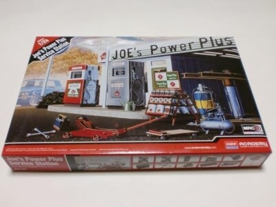 ACADEMY 1/24 Joe's Power Plus Service Station w/Accessories  KIT  ACD15122