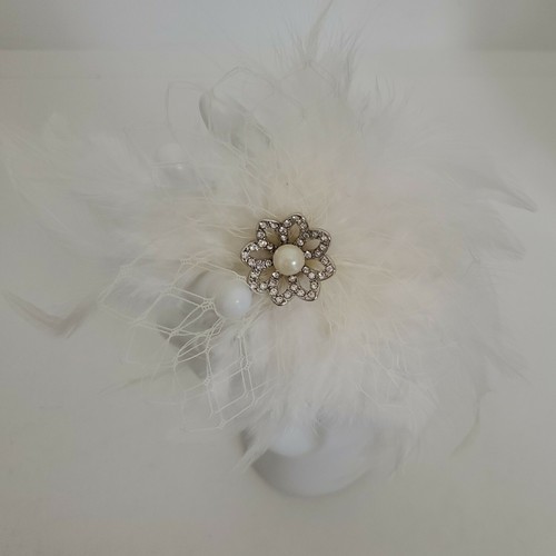 Carolee Feathered Crystal & Pearl Hair Clip In - Picture 5 of 6