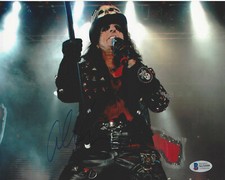 SINGER ALICE COOPER SIGNED 8X10 PHOTO SHOCK ROCK ICON 7 PROOF BECKETT COA BAS