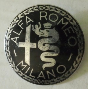 Vintage-Alfa-Romeo-Milano-Italian-Metal-Emblem-Badge-Ornament-logosign