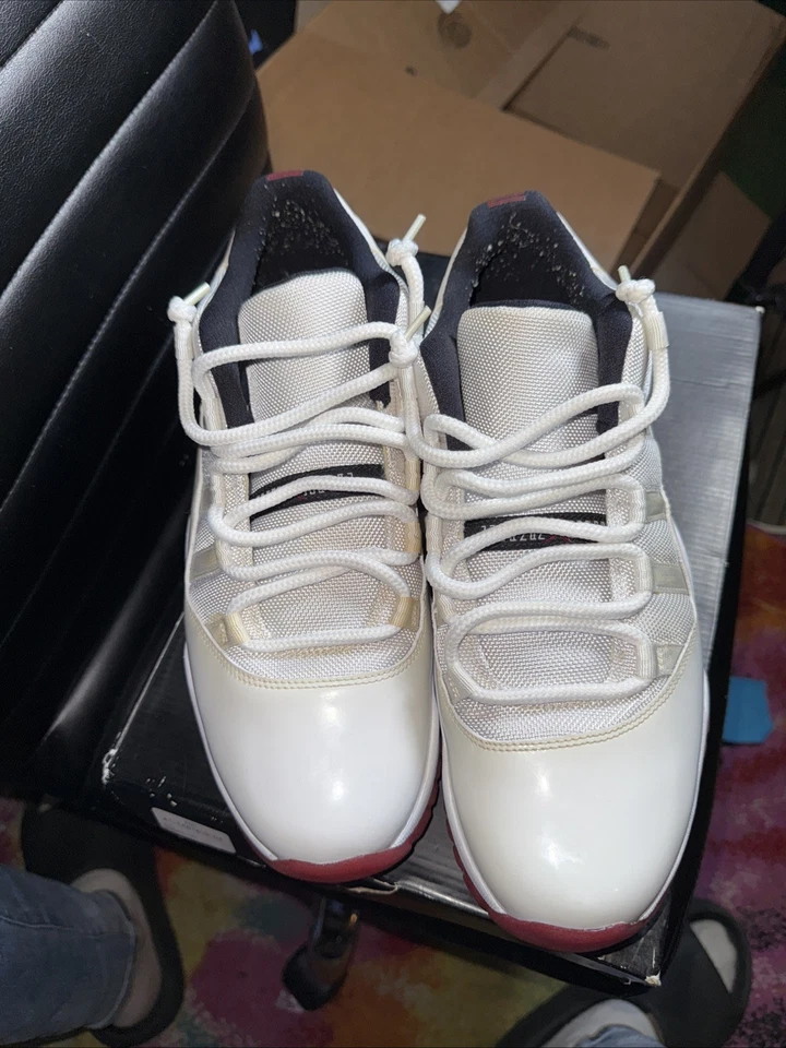 Air Jordan 11 ретро низкий вишневый низ размер 11 - Изображение 2 из 4