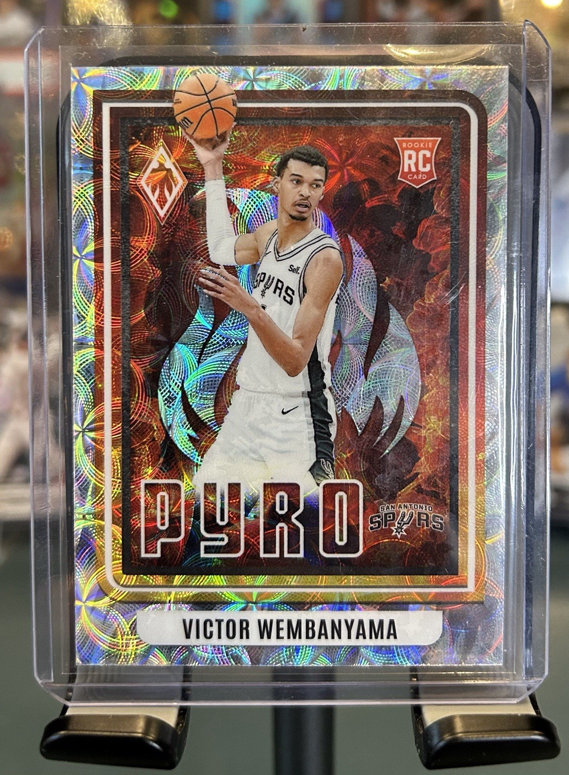 2023-24 Phoenix Victor Wembanyama Pyro Scope Prizm Rookie Card