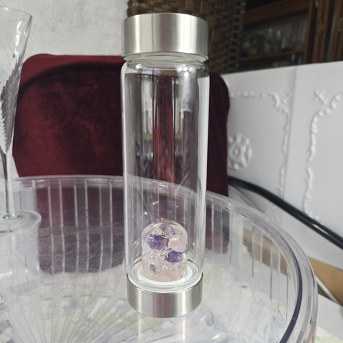 VitaJuwel ViA Wellness Gemstone Water Bottle Rose Quartz Amethys Crystals 16.9oz