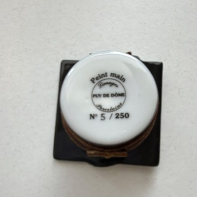 Limoges Puy De Dôme Porcelain Graduation Cap Trinket Box No. 5/250