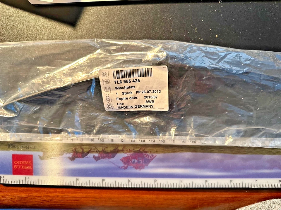 一个全新 2008 - 2010 年大众途锐后盖刀片原始设备制造商 7L6955425 - 德国 — 第 4/4 张图片