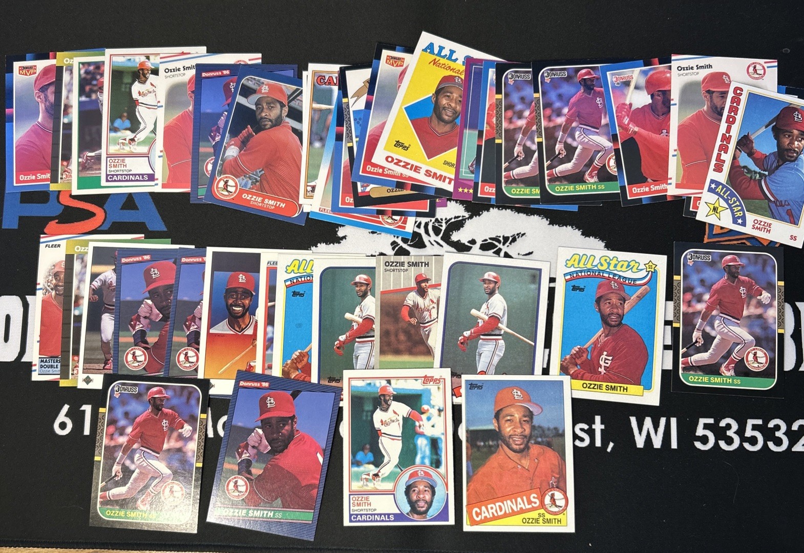 Ozzie Smith 40 card lot HOF