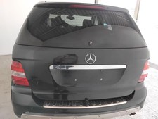 Mercedes ML164 Heckklappe 197 obsidianschwarz mit Heckscheibe BJ2006