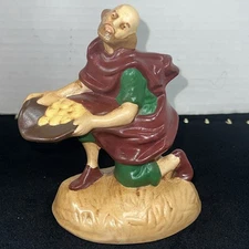 Vtg Atlantic Mall Shepherd or Wiseman nativity figure ceramic 5" hand Painted