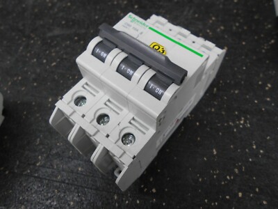 SCHNEIDER MINIATURE CIRCUIT BREAKER MULTI 9 C60 UL 489 MCB 3P 10A 240V 60193
