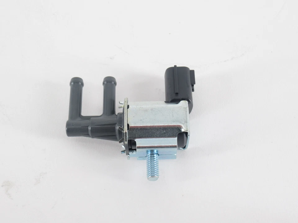 Genuine OEM Nissan Infiniti 14930-CD70A Vapor Canister Purge Solenoid - Image 3 of 4