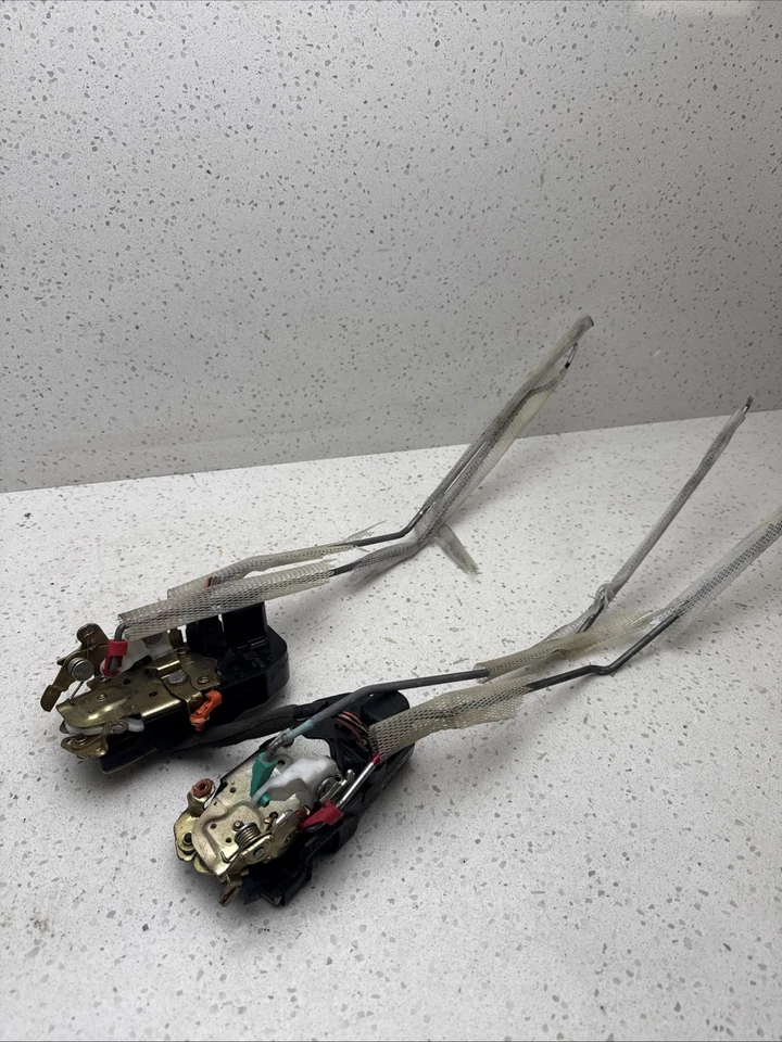 Dodge Neon SXT 2005 puerta pestillo cerradura actuador derecha e izquierda par delantero Foto 2 de 4