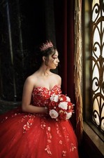 Red With White Flowered Women’s Size S Quince Dress