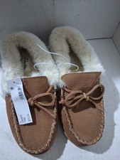 Clarks Cozy Tan Suede Leather Moccasin House Slippers Shoes New with Tags Sz 6