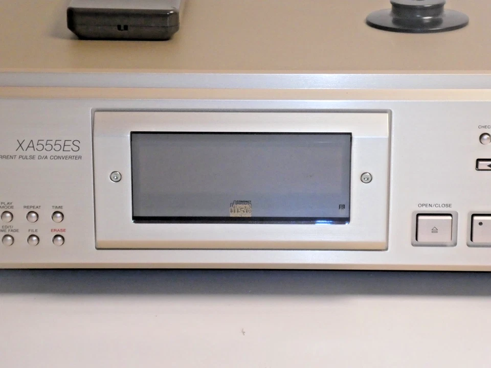 Sony CDP-XA555ES High-End CD-Player inkl. Puck & Fernbedienung, 2 Jahre Garantie - Bild 3 von 4